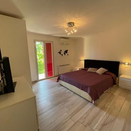 Reverso - Alloggi Con Solarium Vista Mare Caorle Exteriör bild