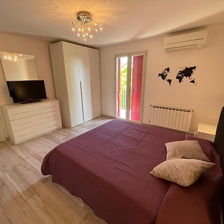 Reverso - Alloggi Con Solarium Vista Mare Caorle Exteriör bild