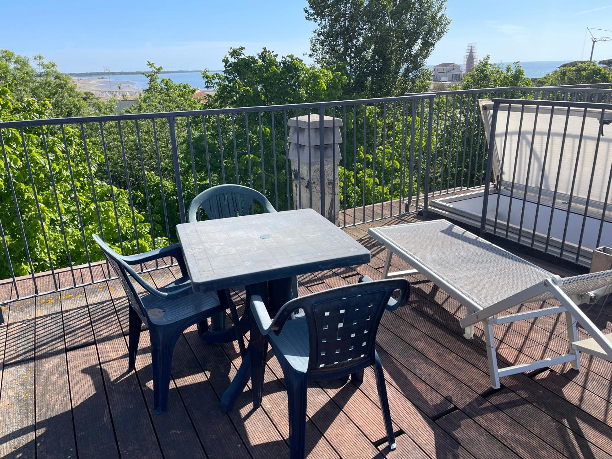 Reverso - Alloggi Con Solarium Vista Mare Caorle Exteriör bild